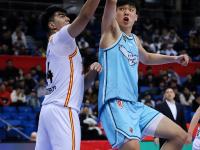 乐鱼体育全站-杨瀚森签约NBA年薪442万，上缴篮协+青岛后剩200万，比姚