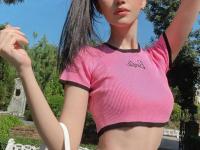 乐鱼体育官方网站-泰国举铁奇才巧夺金牌，郎才女貌