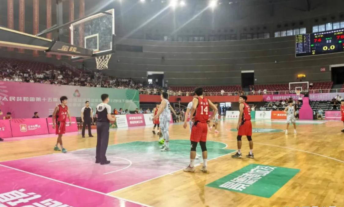 关于叶润峰全场16中4，三分14中2得到10分3板2助1抢断的信息
